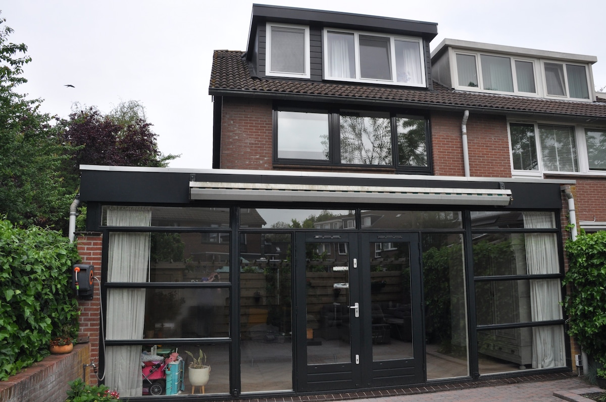 Ruime woning
4 bedden 4 slaapkamers 2 badkamers