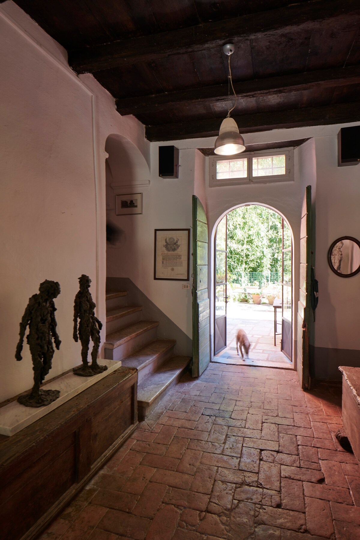 Tuscan Villa: Charm & Legacy