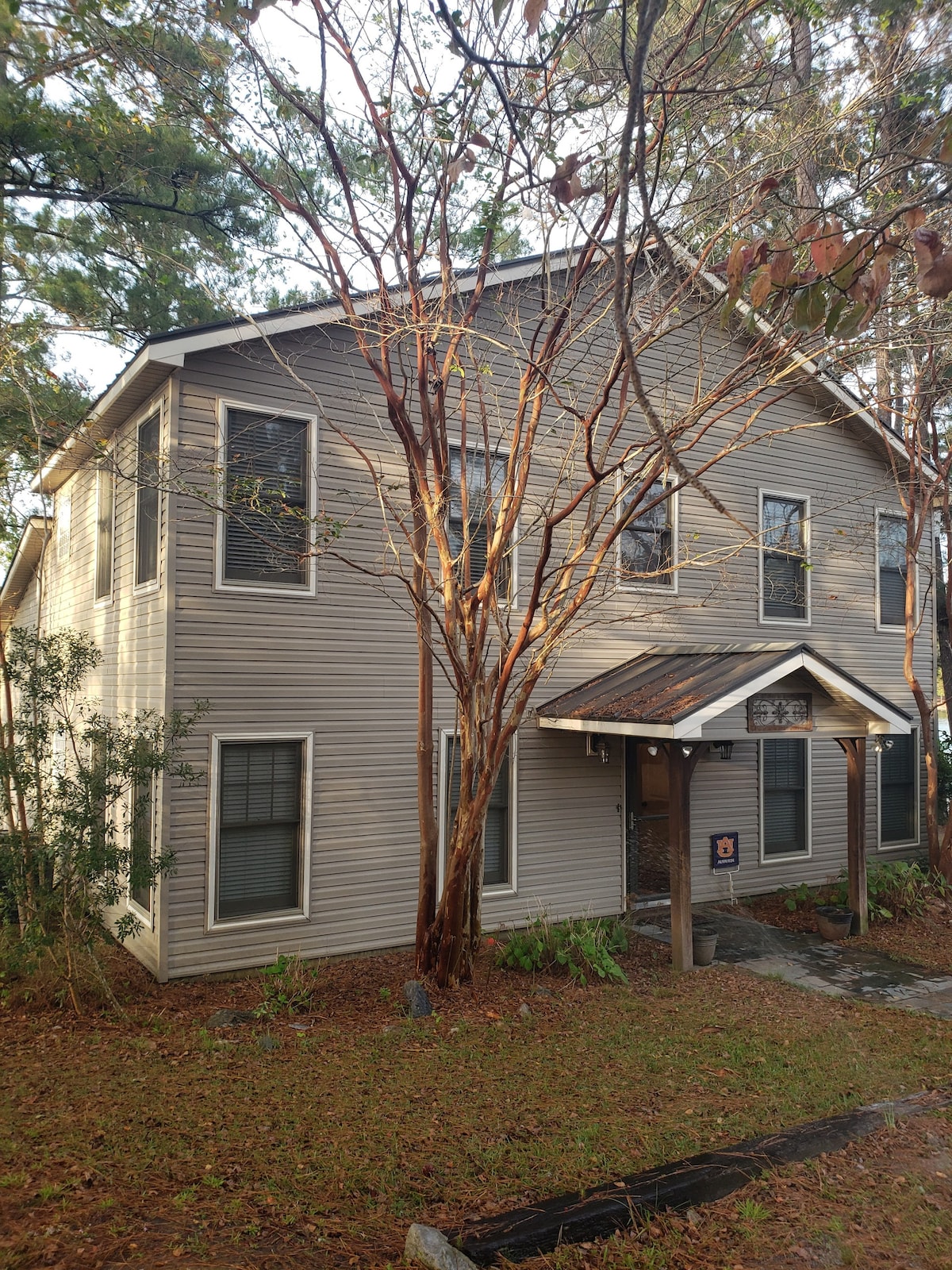 Hawthorne Lake House.