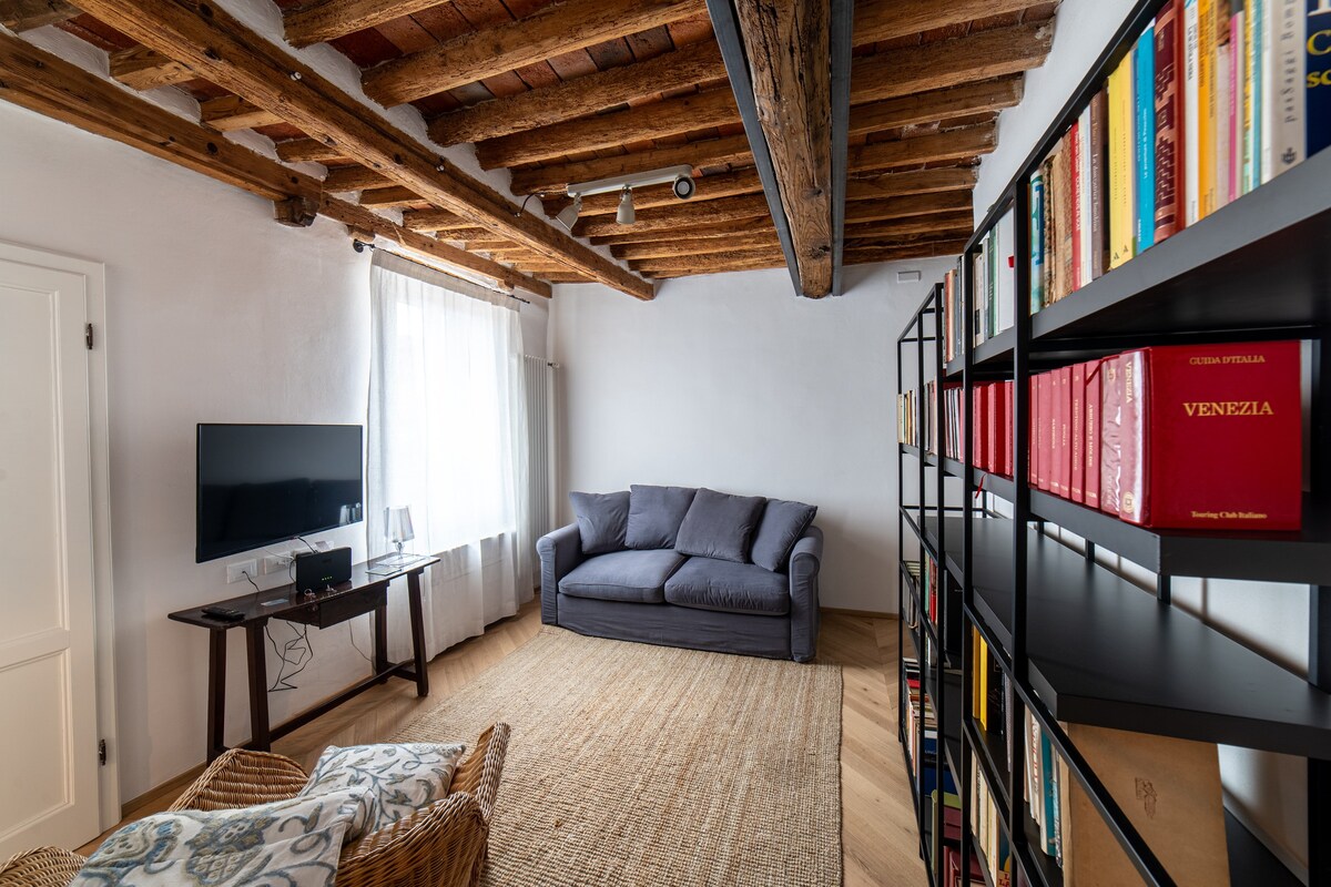 Cozy Flat in Lucca's Old City