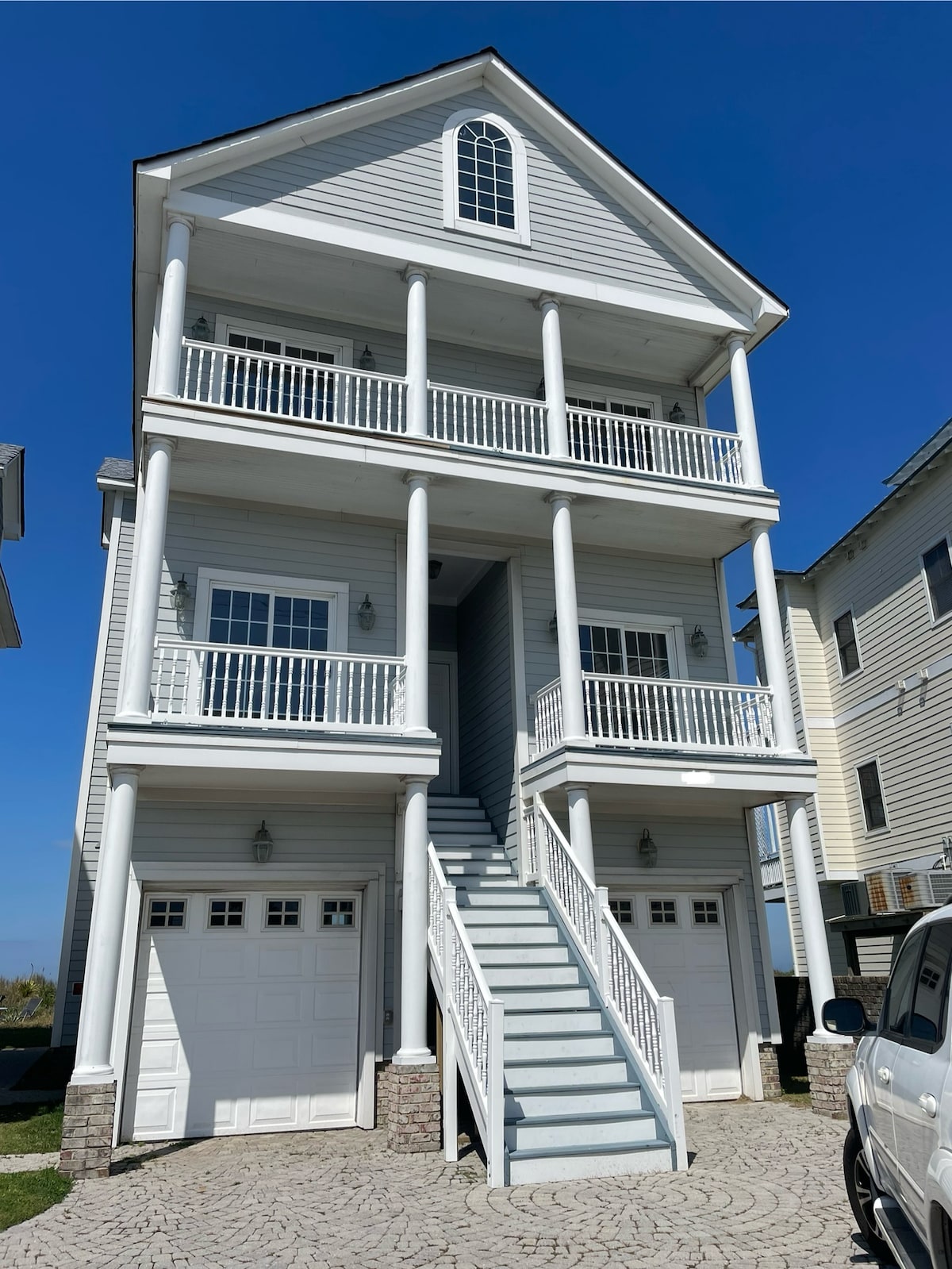 Big Beautiful Beachfront House!