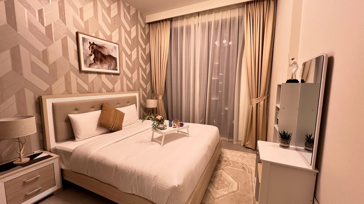 Beautiful deluxe 1 BHK apartment in Downtown Dubai