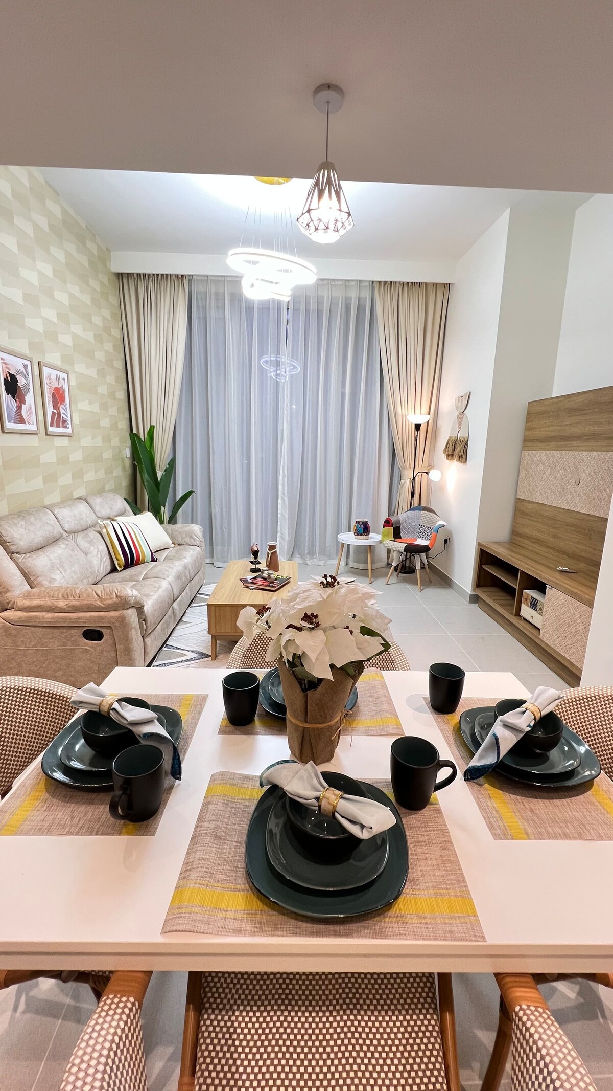 Beautiful deluxe 1 BHK apartment in Downtown Dubai