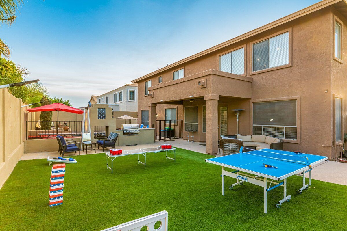 Glendale 5 bed home Heated Pool, Spa, Ping Pong