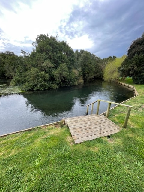 Cabin 2 prs. river bank Maullín