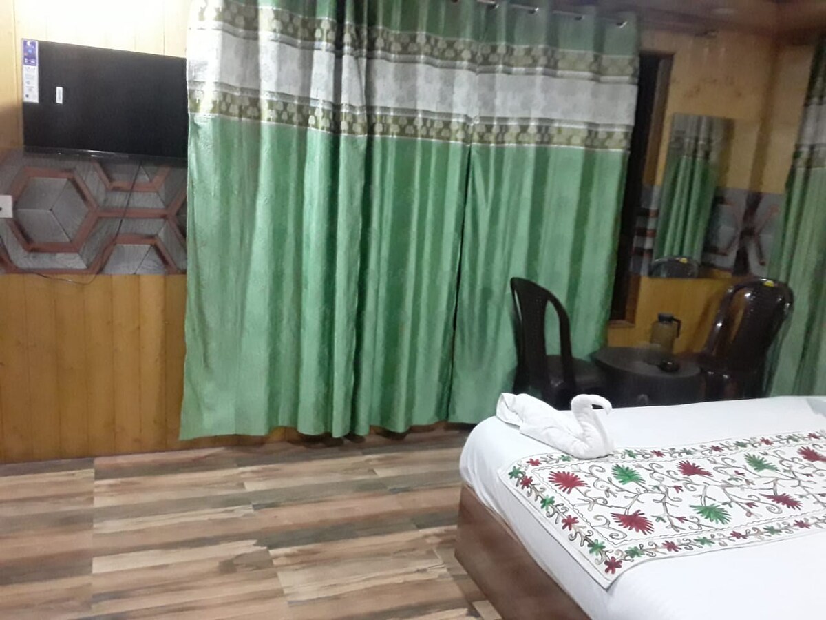 A home in Hills Of Pahalgam