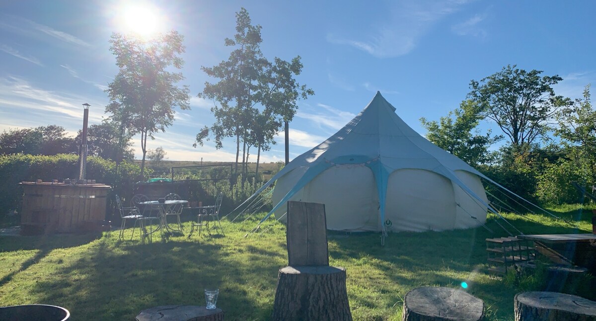 Belle Glamping whole site with huge wooden hot tub