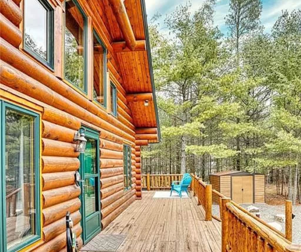 3 Story Cabin. By Trails & Lakes