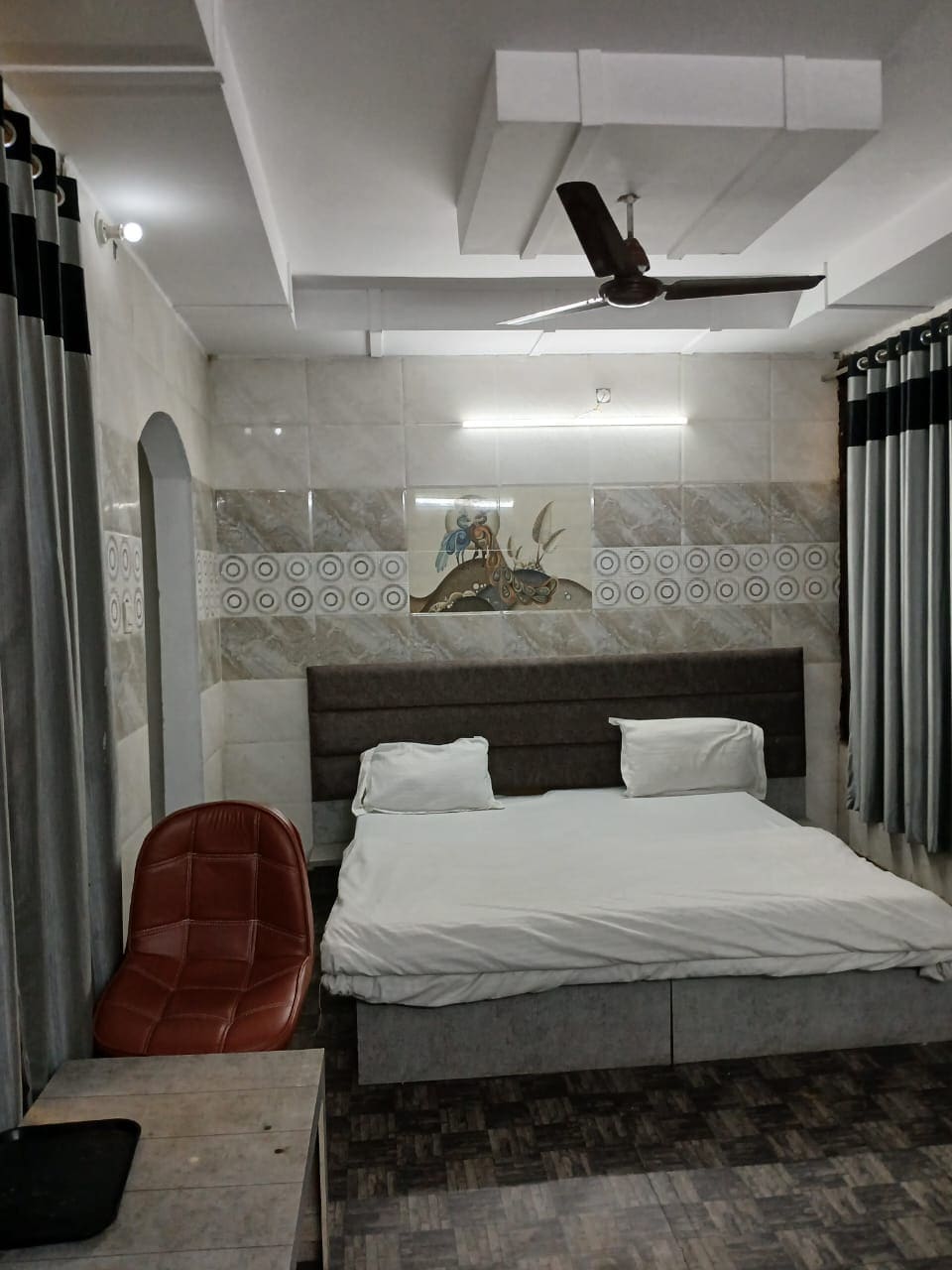 (303) Best room near Har ki Pauri, Haridwar