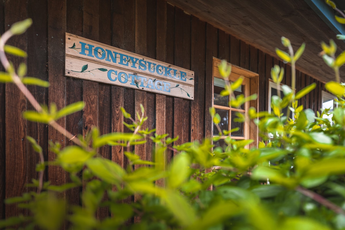 Honeysuckle Lorne