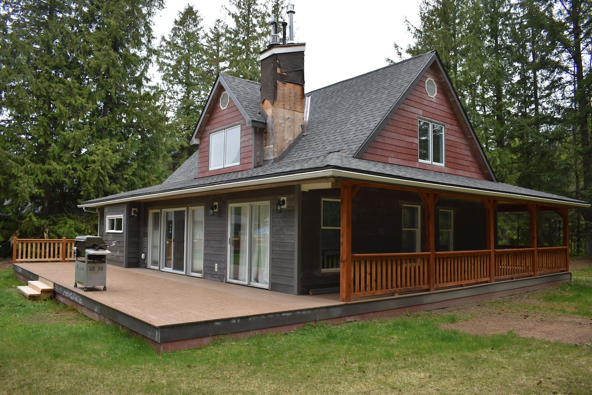 Large, Luxury Home in Bella Coola