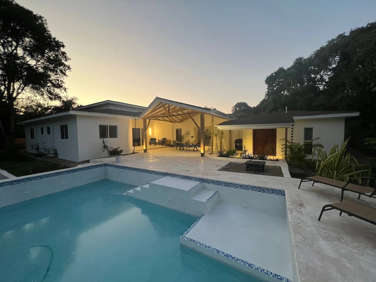 Luxury 4 bedrooms villa in Sosua