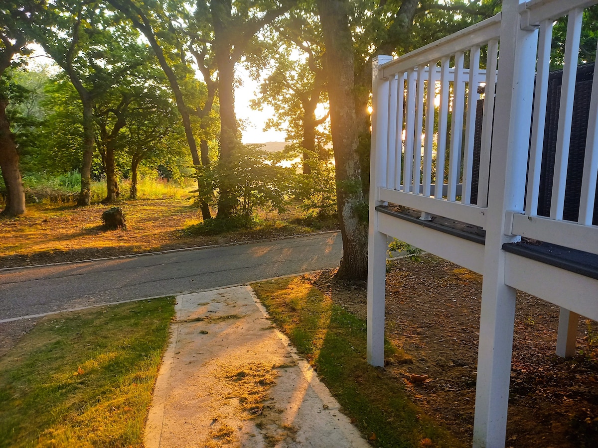 Peaceful, Bay View, static caravan. Pet Friendly