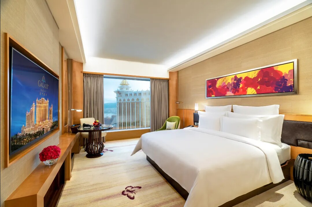 澳门：银河酒店豪华大床房2米超大床/免费接送/免费寄存行李