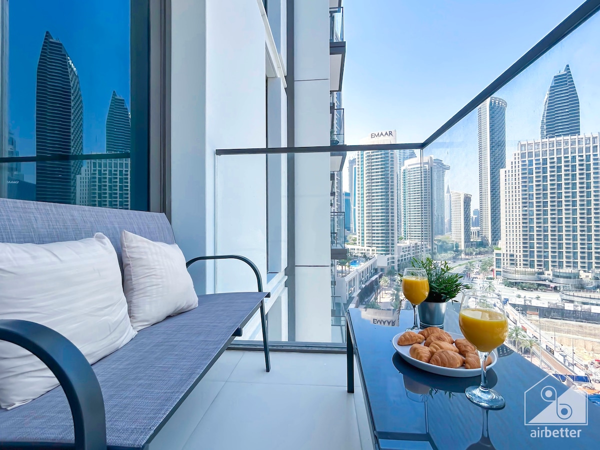Luxury Burj Crown 4-Bedroom with  Balcony & View