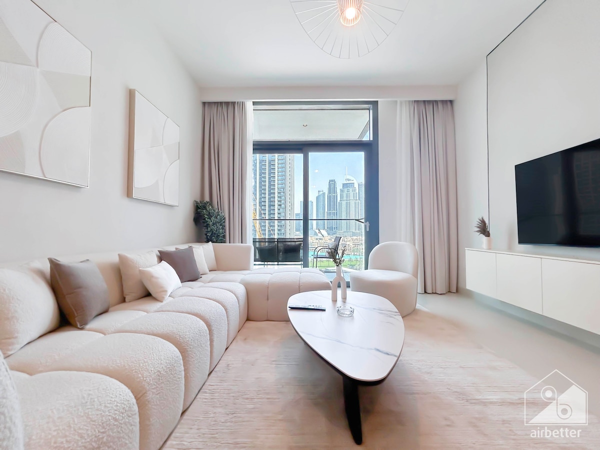 Luxury Burj Crown 4-Bedroom with  Balcony & View