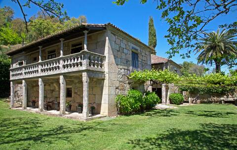 Fee4Me O' Pepito 1743 Abbot's House
