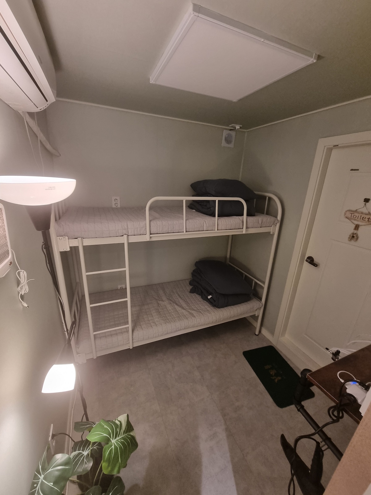 BunkTwin Room with Private Bathroom(Female Only)