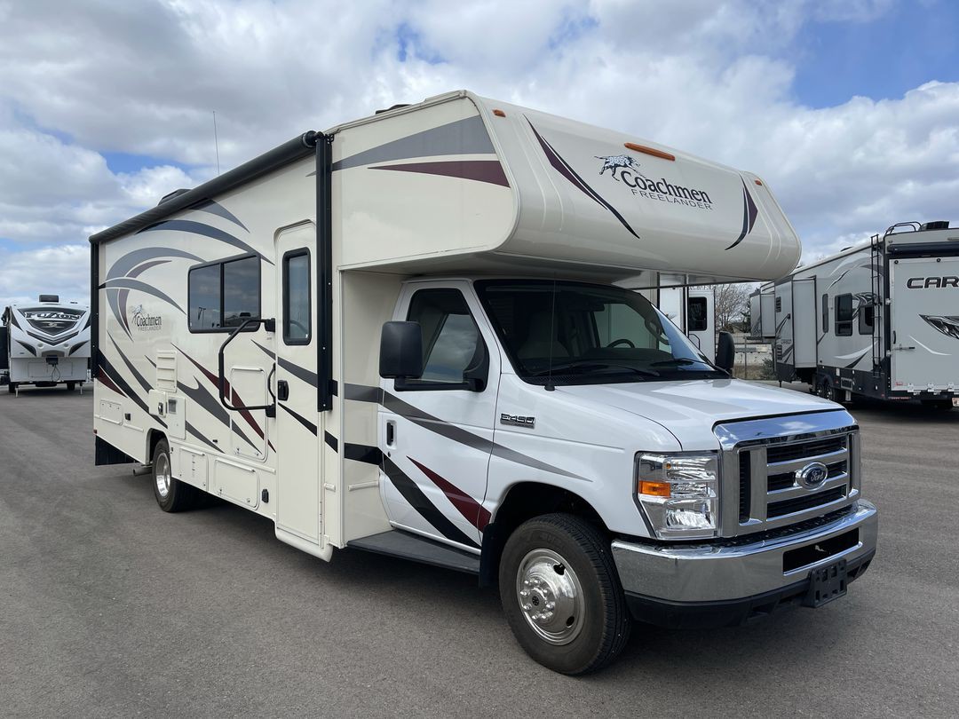 Great easy location for a Delightful 1 bedroom RV