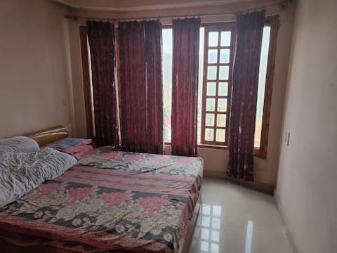 CleanRoom with balcony &parking