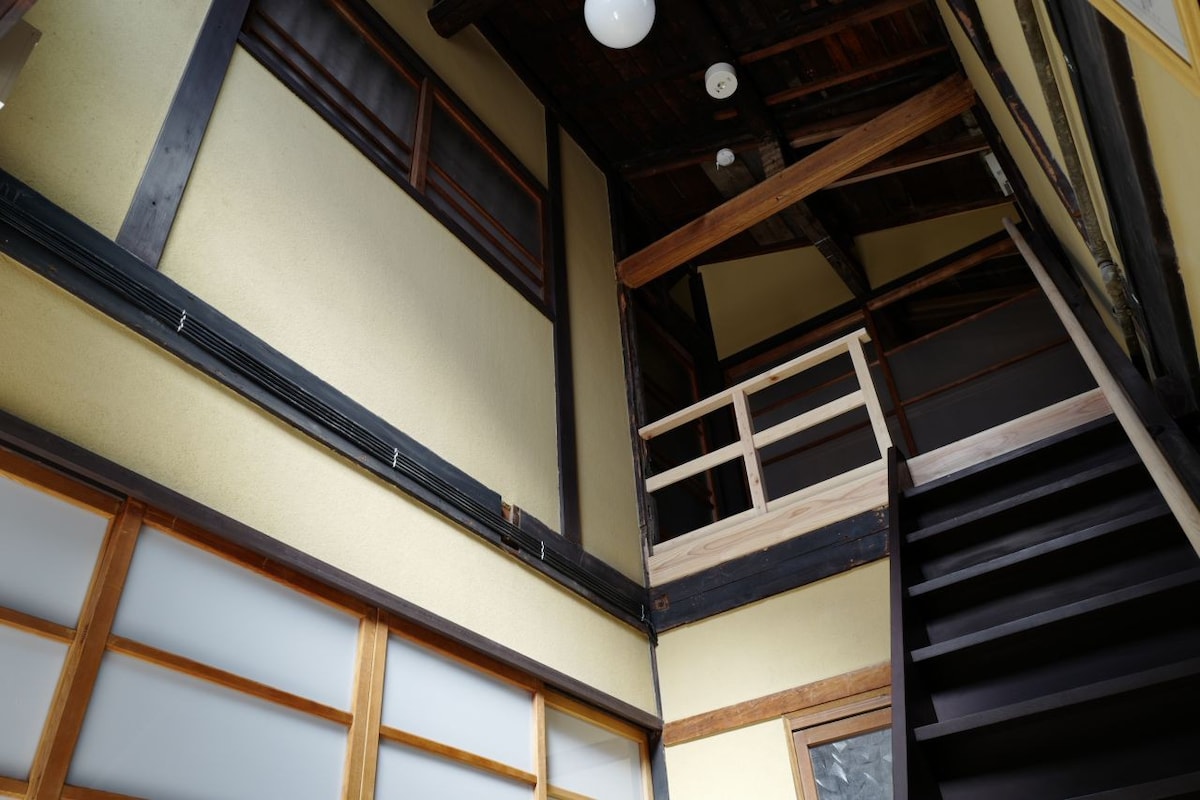 木制联排别墅，往京都站， 11分钟，无线网络和厨房