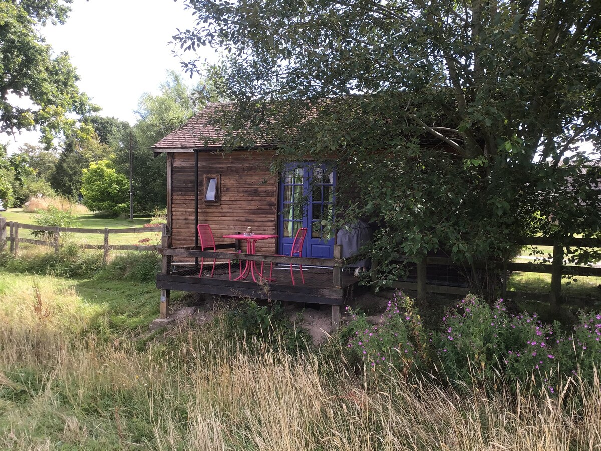 乡村原木小屋，安静，景色无遮挡