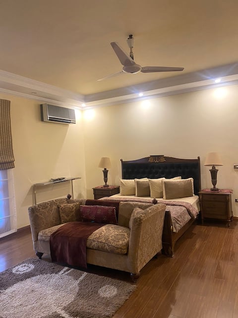 Luxury 2 Bedrooms Portion