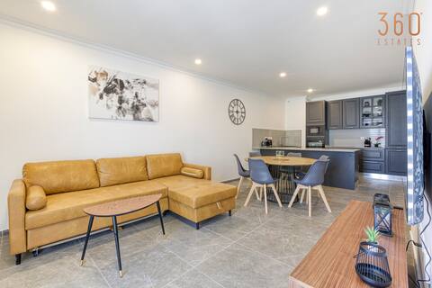 Spacious 3BR Apt with private Balconies in Mosta