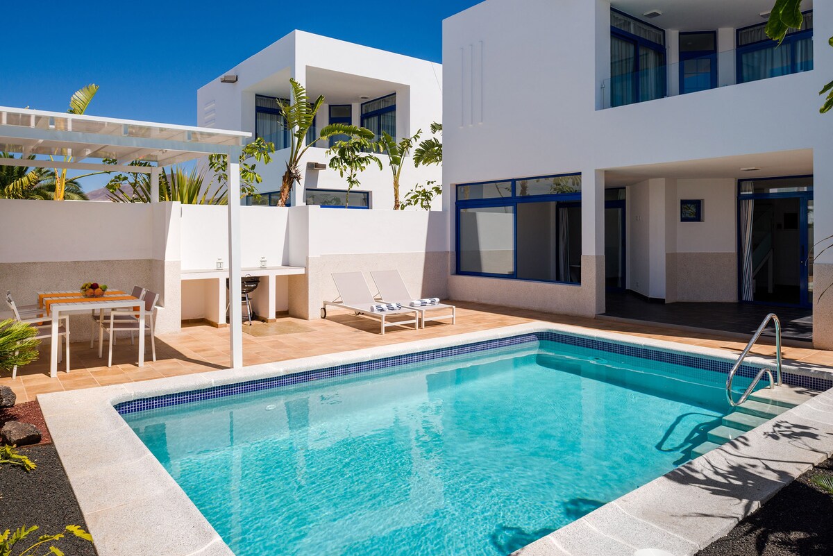 Modern 2-bedroom villas in Marina Rubicón