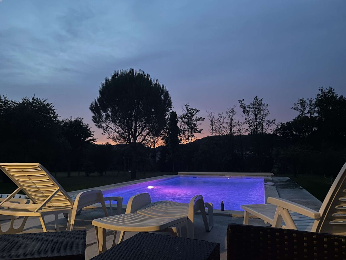 多尔多涅（ Dordogne ）的温水泳池别墅