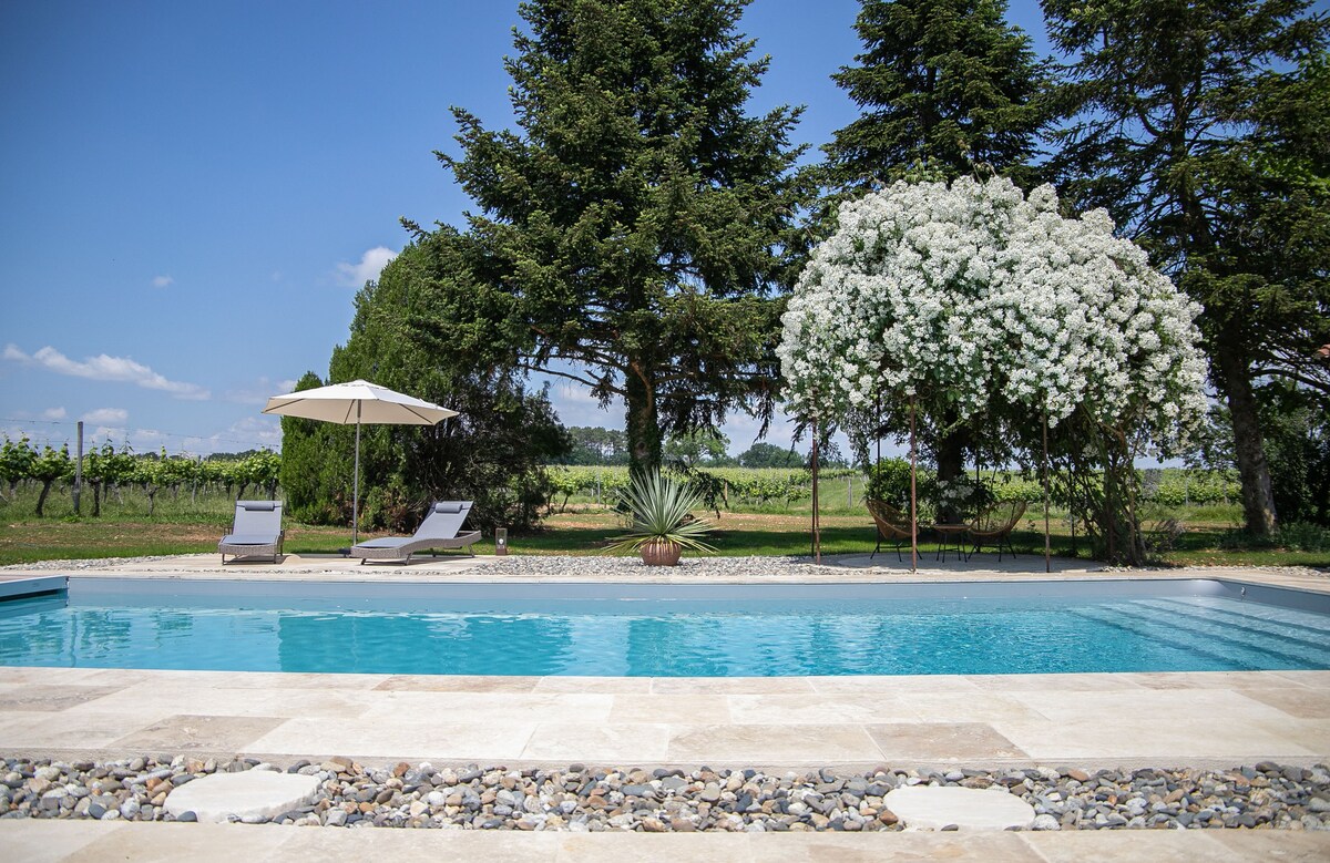 Le Caillau Luxury gite, pool, jacuzzi & Café