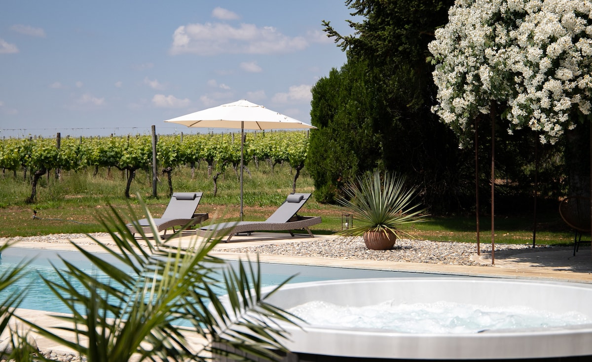 Le Caillau Luxury gite, pool, jacuzzi & Café