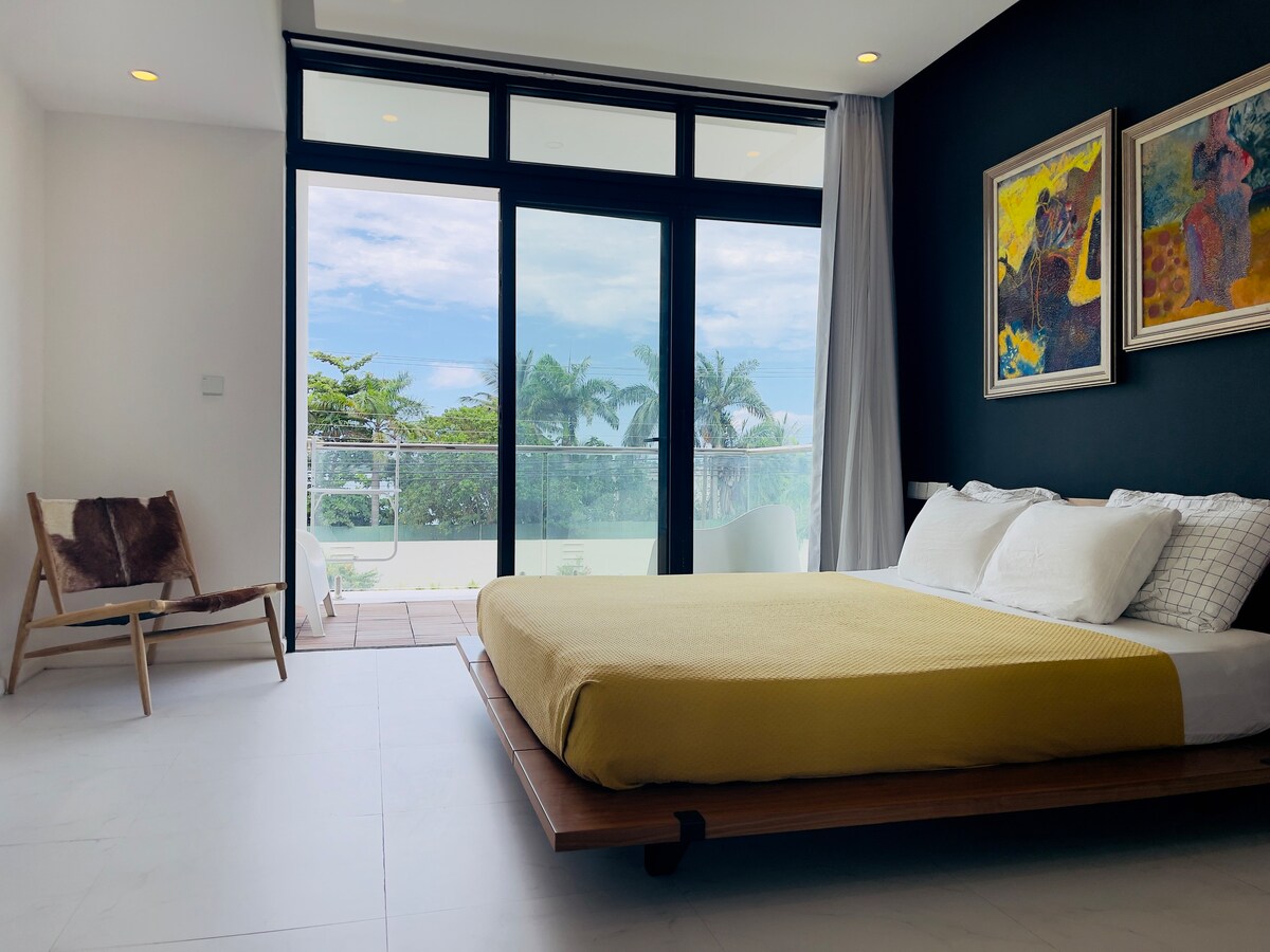 Apt 6ix - Modern and Airy @ Paradise Bay