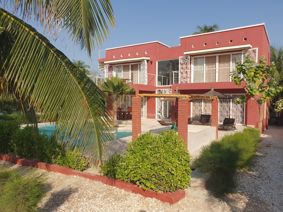 Villa avec piscine entre plage et le Sine Saloum