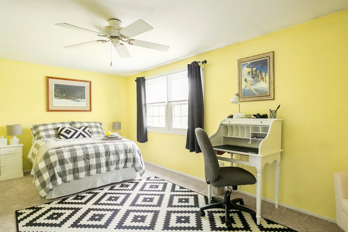 Beautiful Sunny Yellow Bedroom