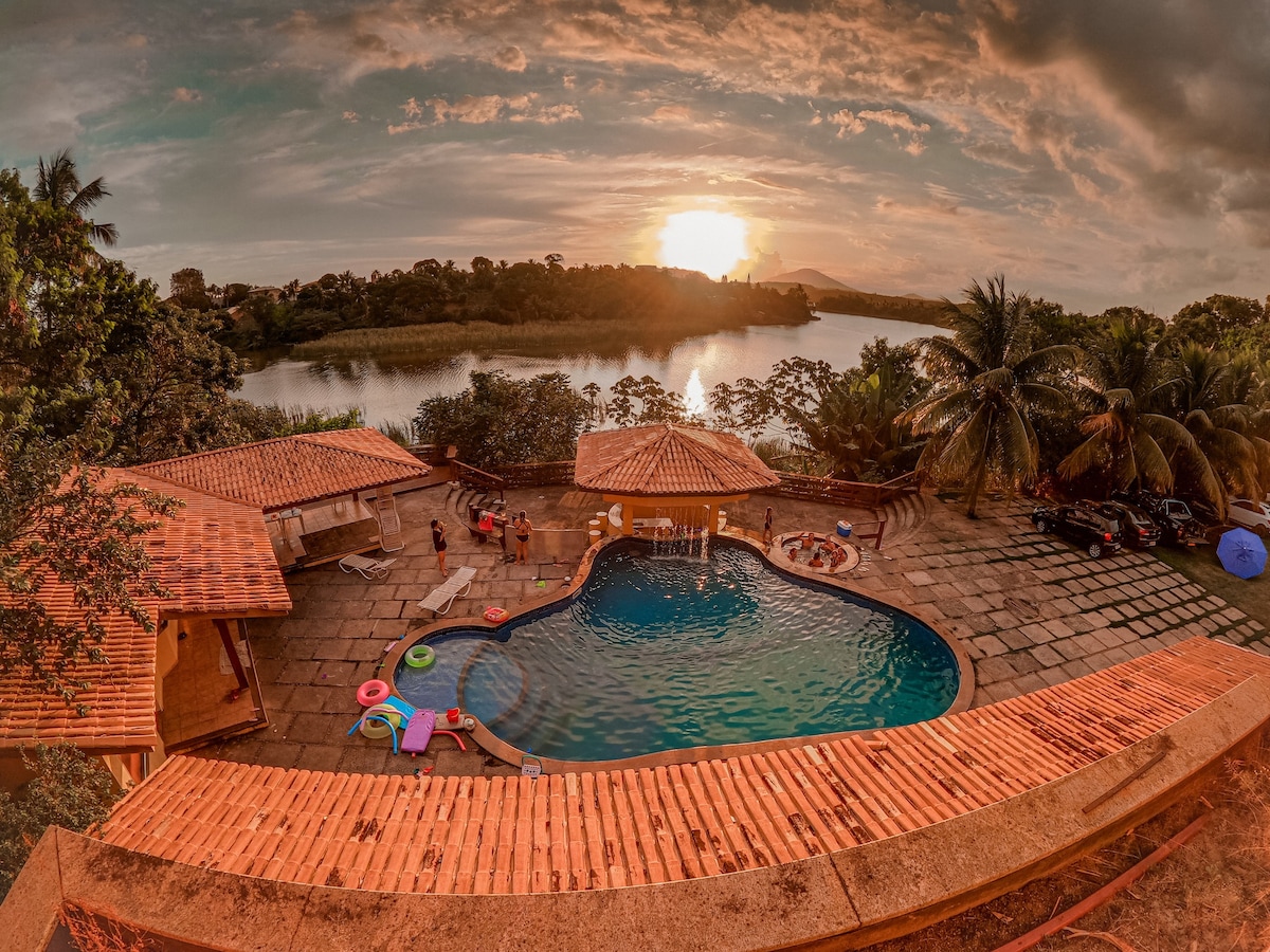 Casa com pool em Guarapari/ES