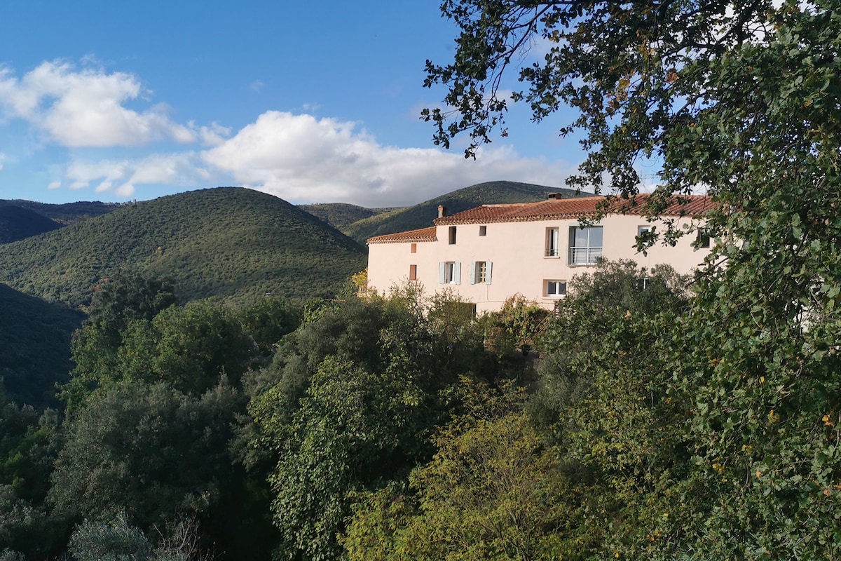 La Forge, family cottage. Old stones and view