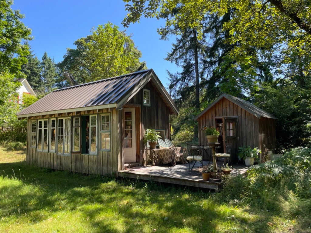 Little Gemma: Dreamy Vashon Cabin