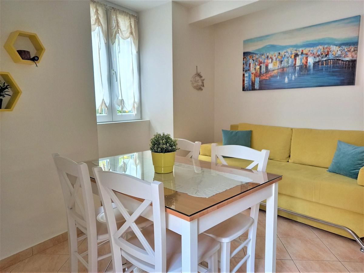 Megi Apartman 2 +1, Island Brač