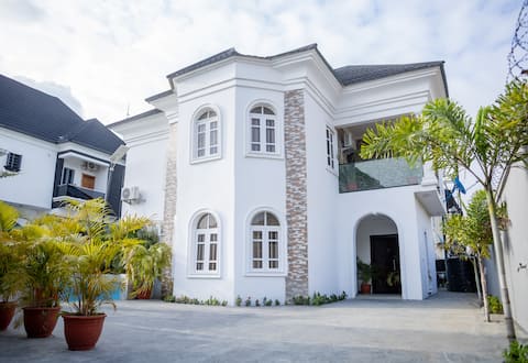 West End Mansion