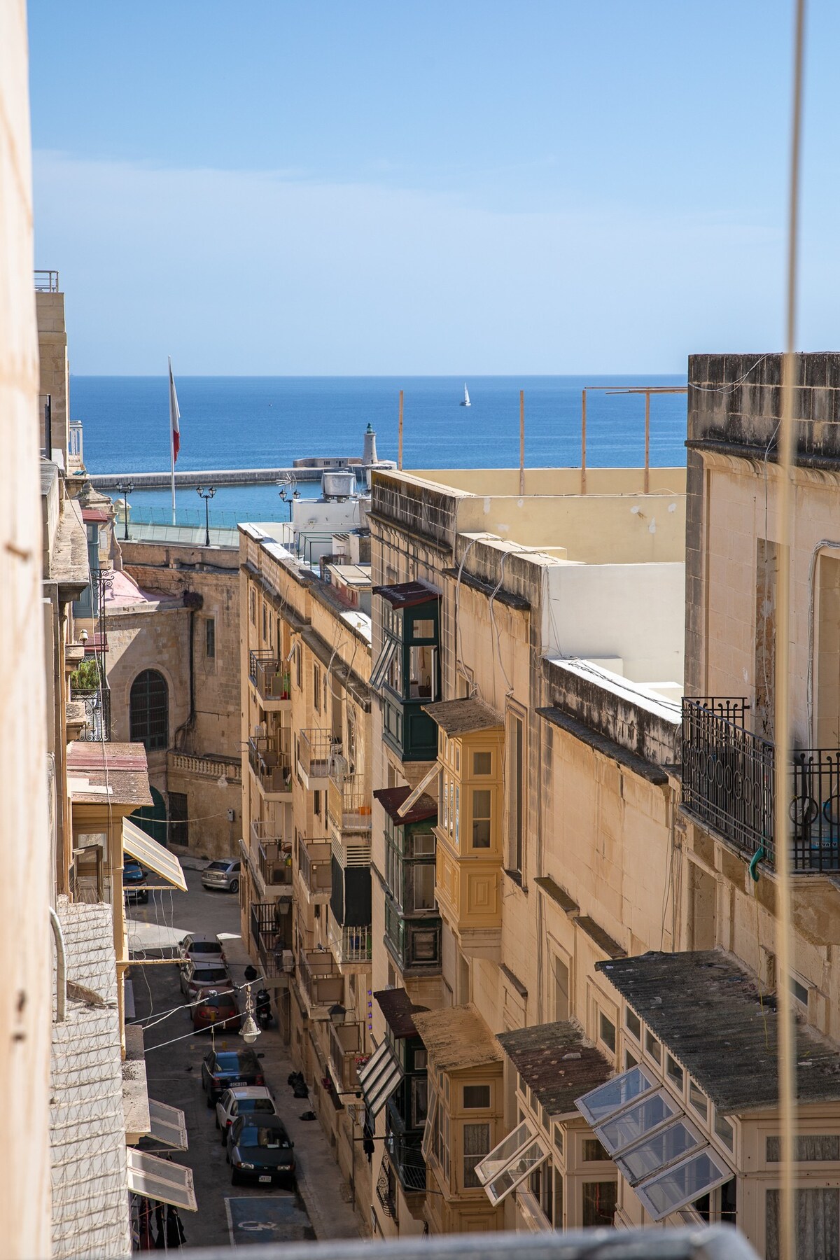 公寓位于瓦莱塔（ Valletta ）市中心，非常漂亮宽敞
