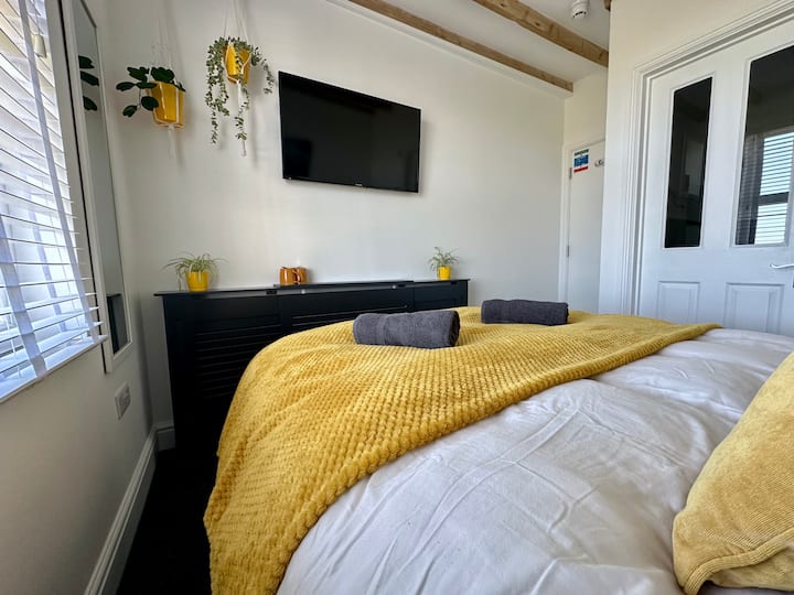 Bedroom 6, Double with en-suite.