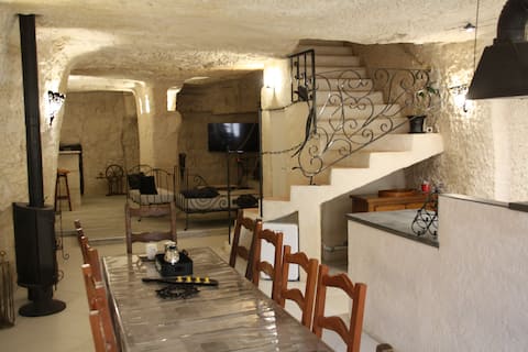 Maison troglodyte de luxe 10pers