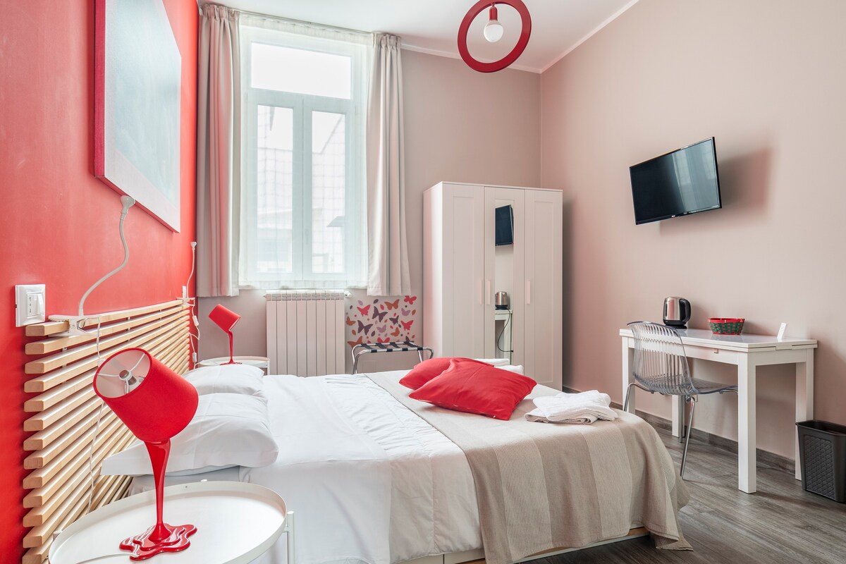 Le Cupole设计「红色房间」