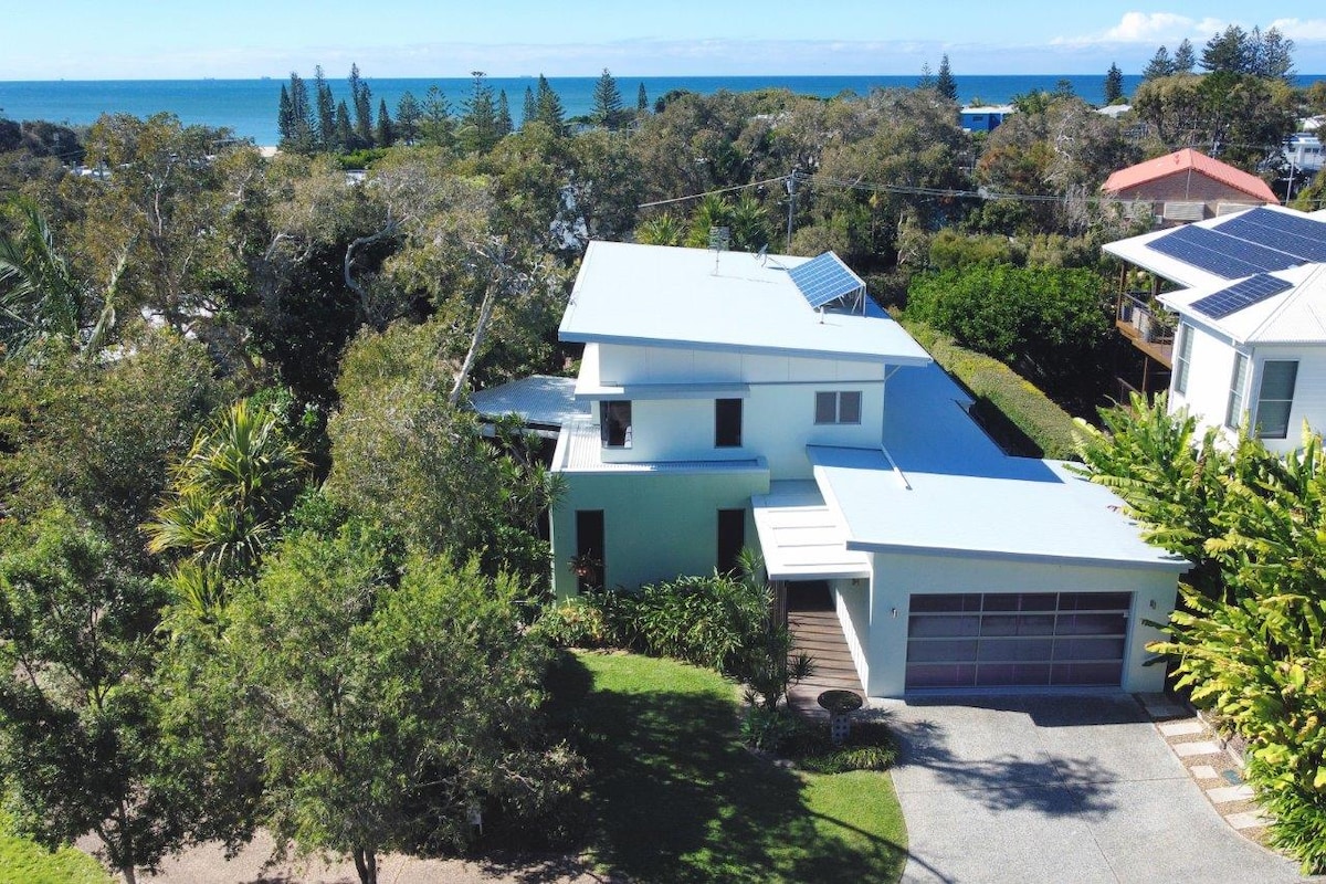 Beachside Getaway - Driftwood House