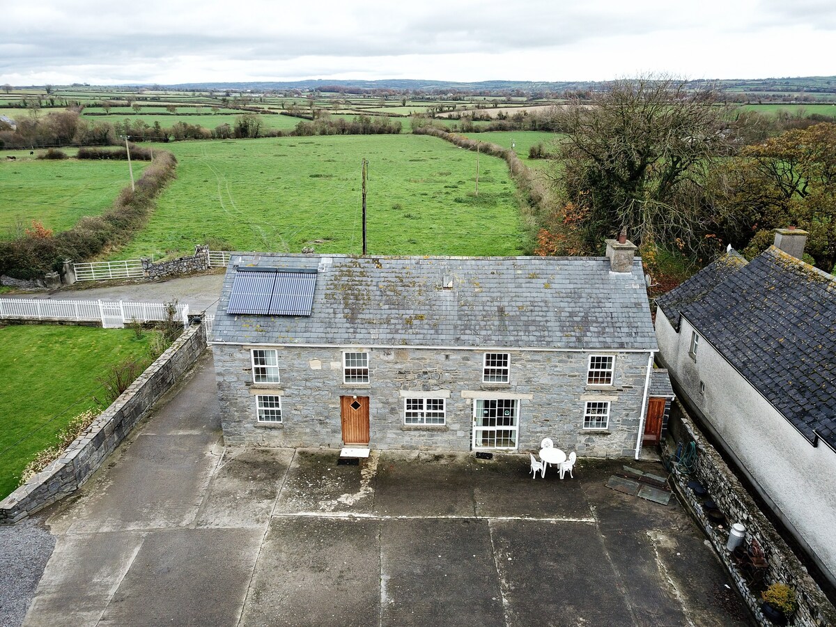 基尔肯尼（ Kilkenny ）附近的传统农场度假小屋