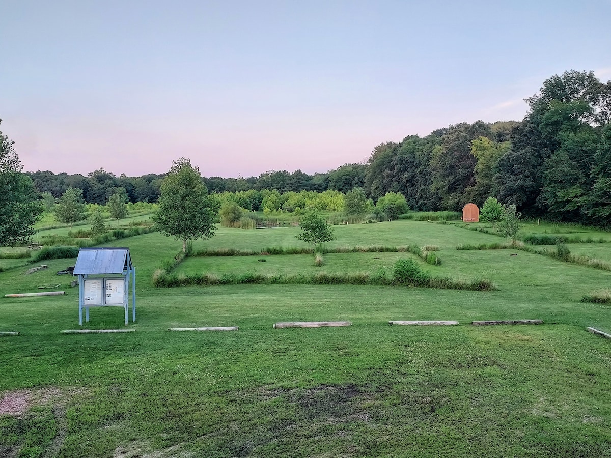 The Lookout @ Grins & Pickin 's CampFarm