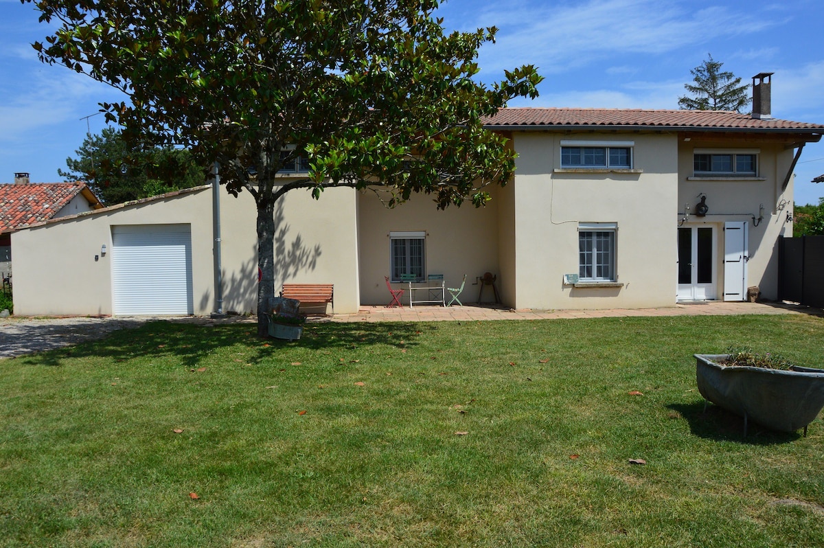 Gîte 3*  9 ch-15pers WE au SOLEIL dans le Quercy