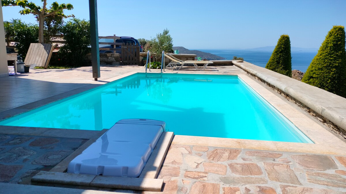 温馨舒适的房源，可欣赏爱琴海的壮丽景色。