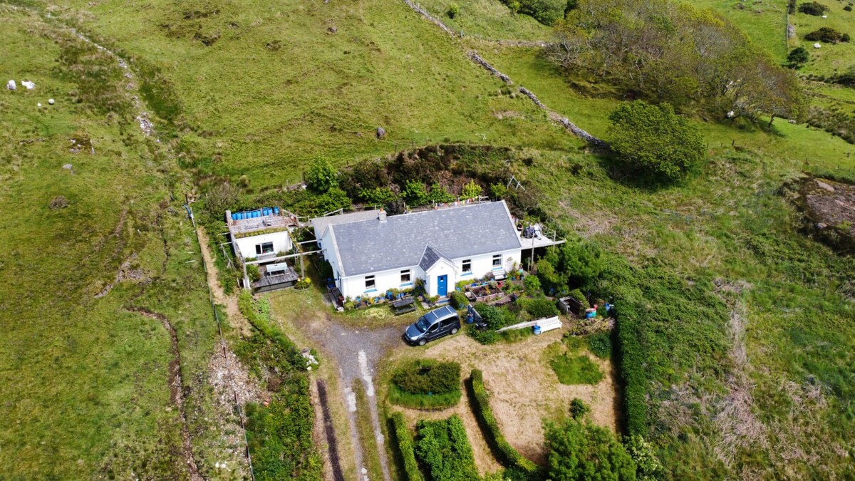 Blue House at Slieve League: Fern double room